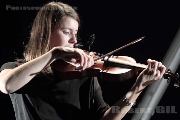 MANSFIELD.TYA - 2011-12-09 - PARIS - Cafe de la Danse - 